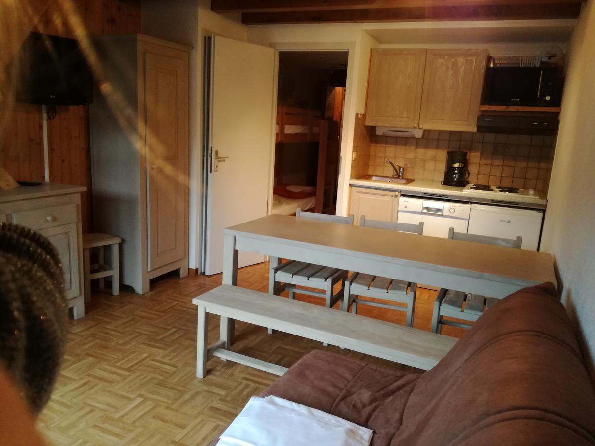 לה קלוסאז Location D'Appartements - La Residence מראה חיצוני תמונה